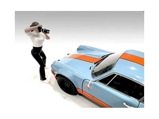 "Photographers" Figure #2 for 1/24 Scale Models by American Diorama