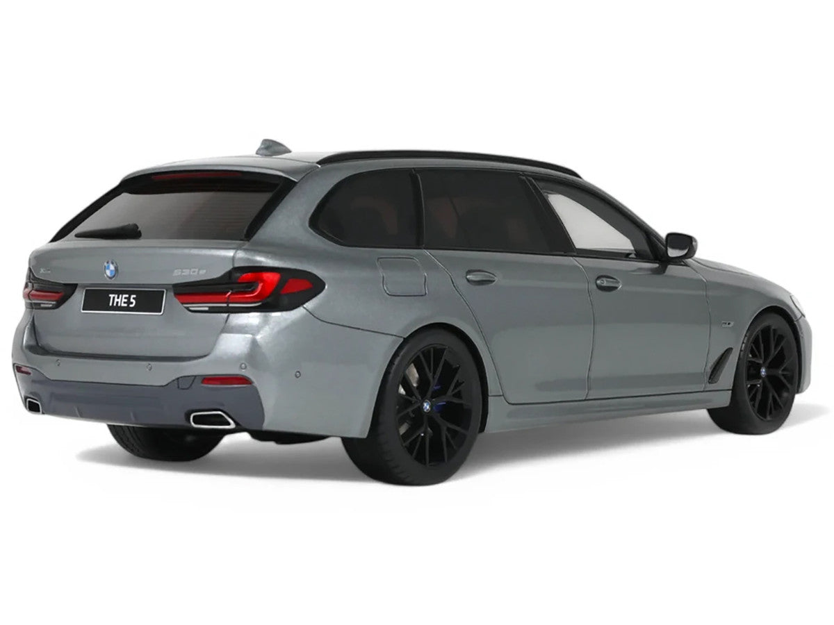 2023 BMW 530E XDrive M Silver Metallic 1/18 Model Car by GT Spirit-1