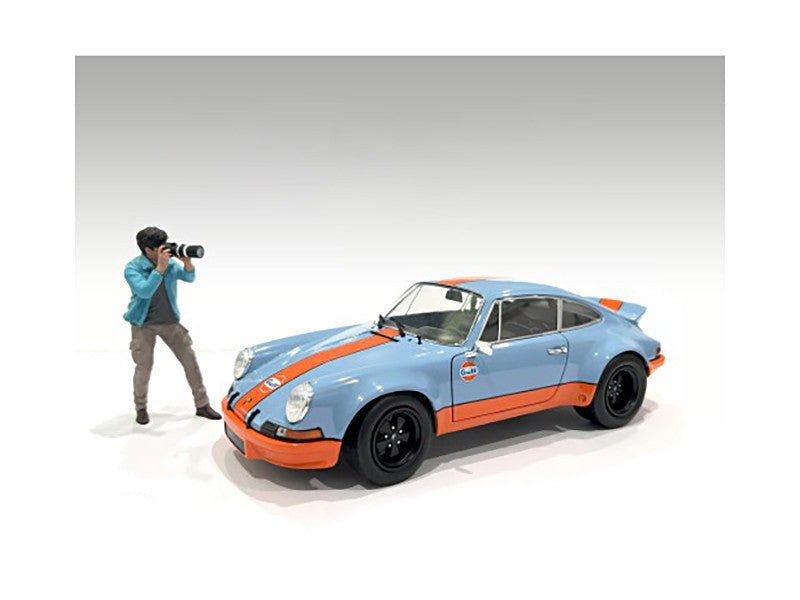 "Photographers" Figure #1 for 1/18 Scale Models by American Diorama-0