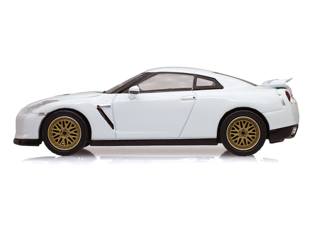 2007 Nissan GT-R (R35) Pearl White with Gold Wheels "Tokyo Torque" Series 10 1/64 Diecast Model Car by Greenlight-1