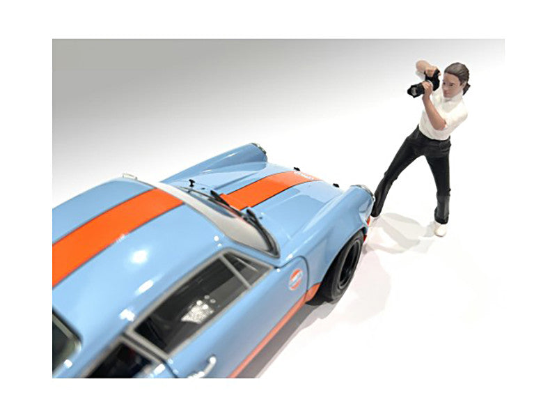 "Photographers" Figure #2 for 1/24 Scale Models by American Diorama-2