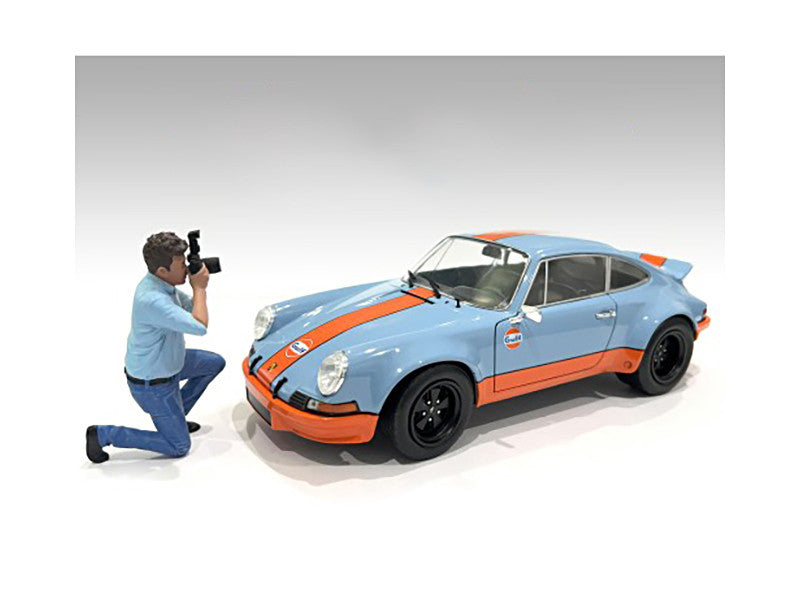 "Photographers" Figure #3 for 1/24 Scale Models by American Diorama-0