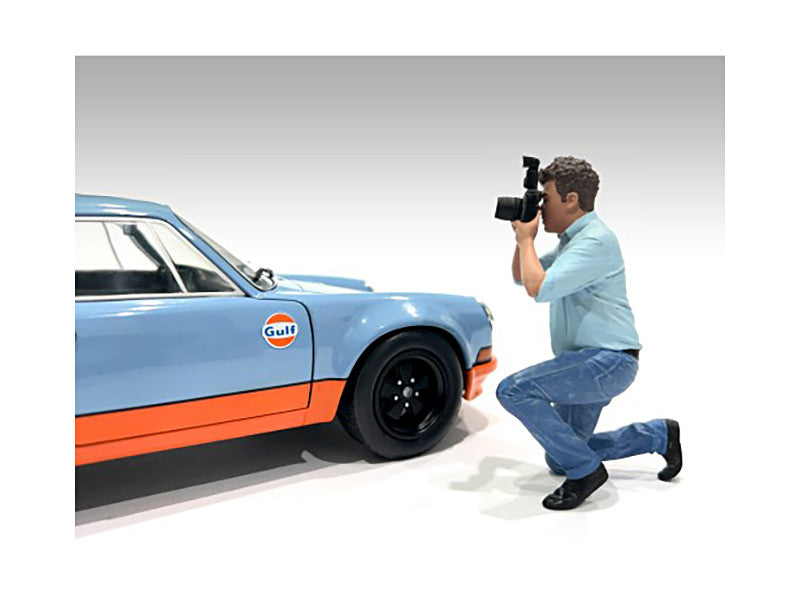 "Photographers" Figure #3 for 1/18 Scale Models by American Diorama-2