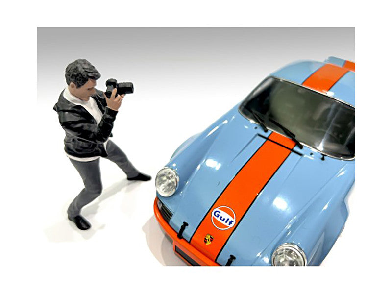 "Photographers" Figure #6 for 1/24 Scale Models by American Diorama-1