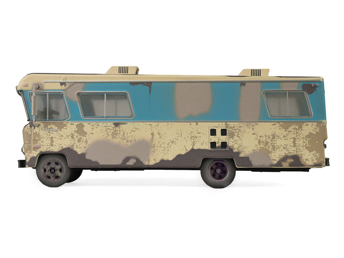 1972 Condor II RV (Recreational Vehicle) "Going on Vacation" Evergreen (Weathered) "Hobby Exclusive" Series 1/64 Diecast Model Car by Greenlight-2