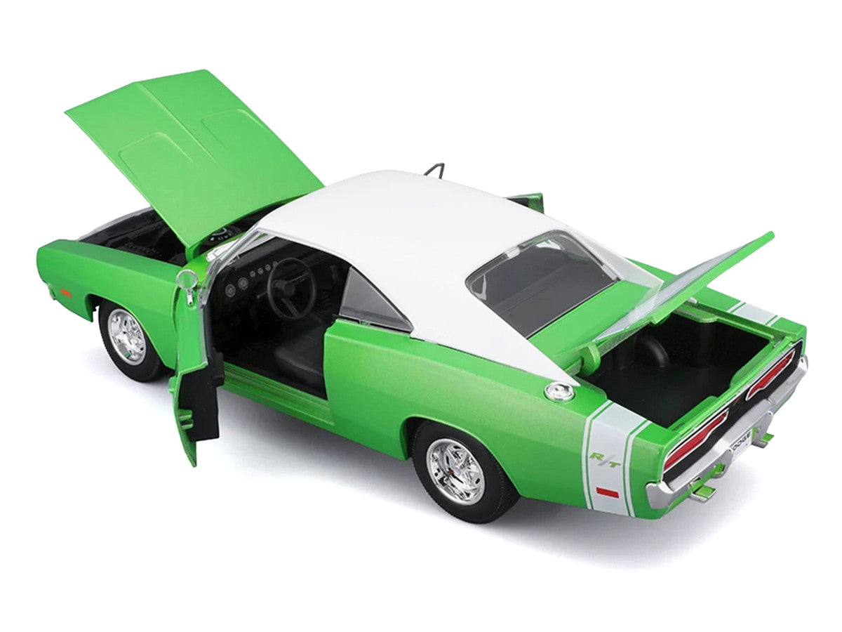 Maisto 1:18 1969 Dodge Charger R/T Green Metallic / White Top/Tail Stripe — product image 4