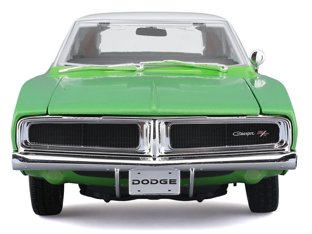 Maisto 1:18 1969 Dodge Charger R/T Green Metallic / White Top/Tail Stripe — product image 3