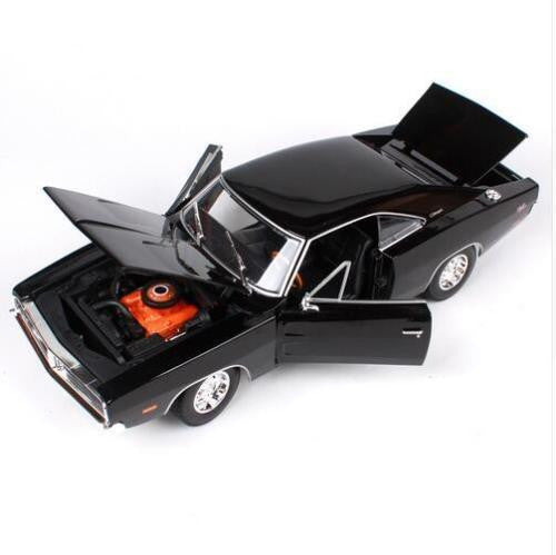 Maisto 1:18 1969 Dodge Charger R/T Black — product image 2