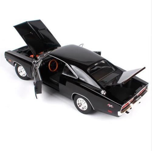 Maisto 1:18 1969 Dodge Charger R/T Black — product image 3
