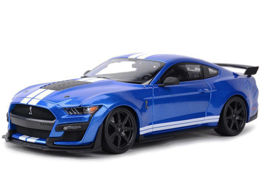 Maisto 1:18 2020 Ford Mustang Shelby GT500 Blue Metallic / White Stripes — product image 2