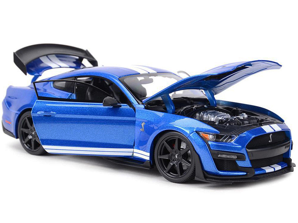 Maisto 1:18 2020 Ford Mustang Shelby GT500 Blue Metallic / White Stripes — product image 3