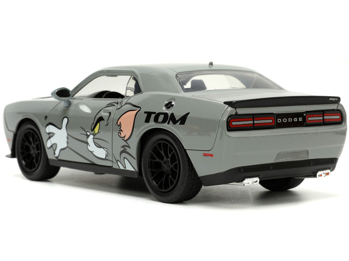2015 Dodge Challenger Hellcat Gray with "Tom" Graphics and Jerry Diecast Figure "Tom and Jerry" "Hollywood Rides" Series 1/24 Diecast Model Car by Jada-4