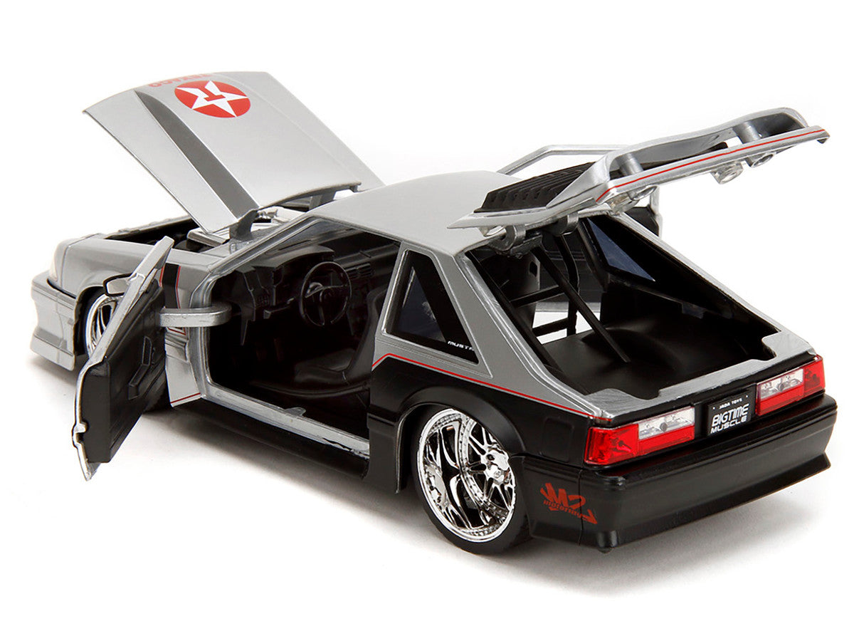 1989 Ford Mustang GT "Texaco" Silver Metallic and Matt Black "Bigtime Muscle" Series 1/24 Diecast Model Car by Jada-2