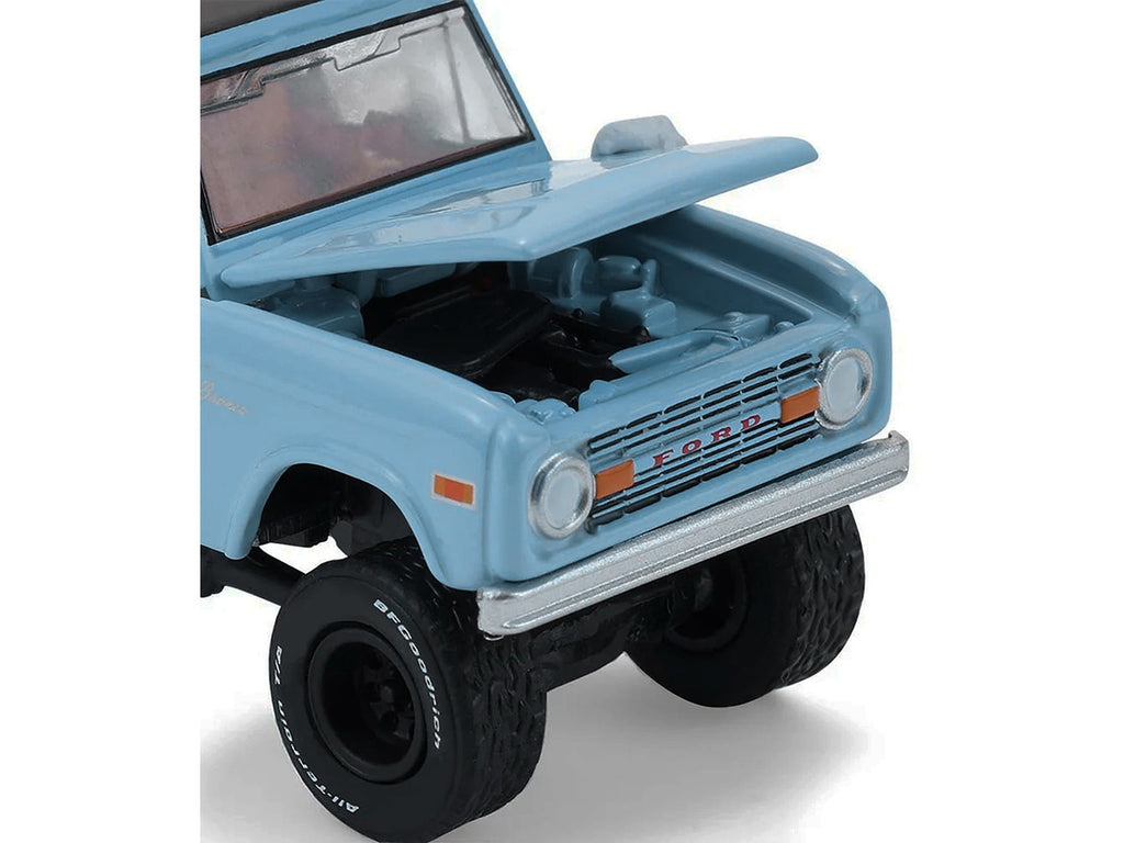 1972 Ford Bronco Custom SUV Light Blue with Black Top "Barrett-Jackson" Series 16 1/64 Diecast Model Car by Greenlight-2