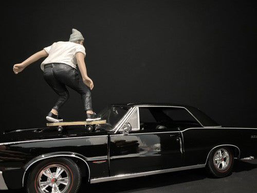 Skateboarder Figurine II for 1/24 Scale Models by American Diorama-1