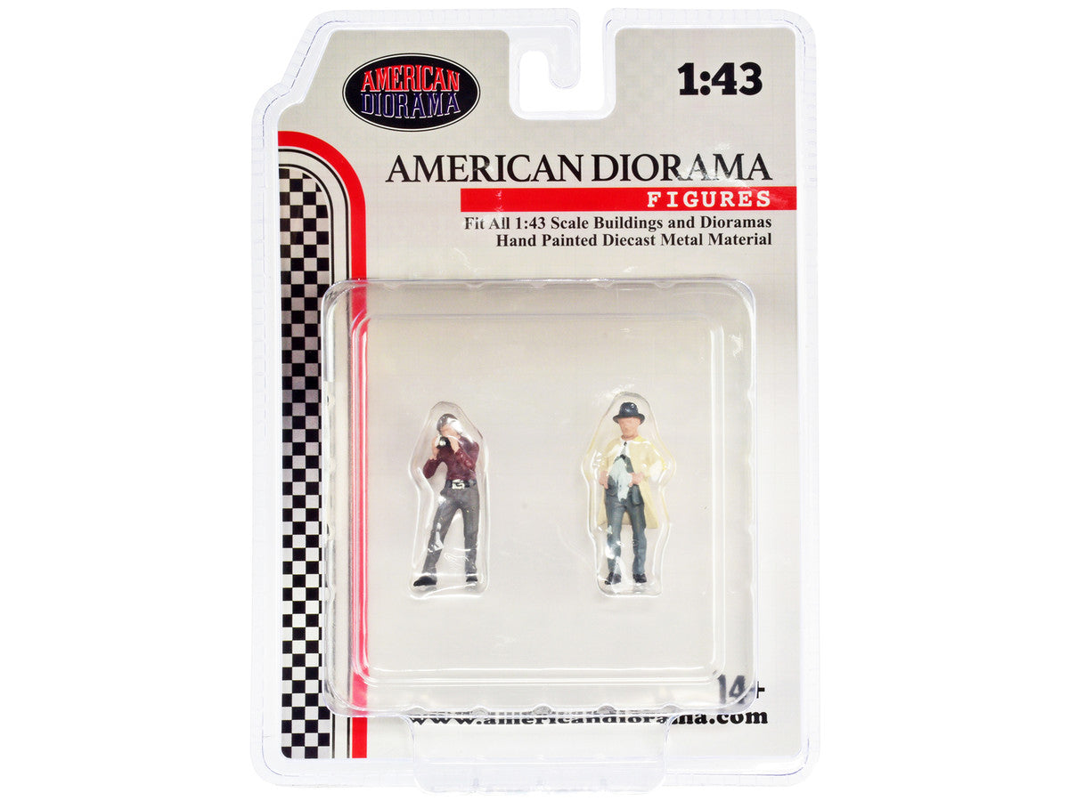 "Race Day" Two Diecast Figures Set 3 for 1/43 Scale Models by American Diorama-2
