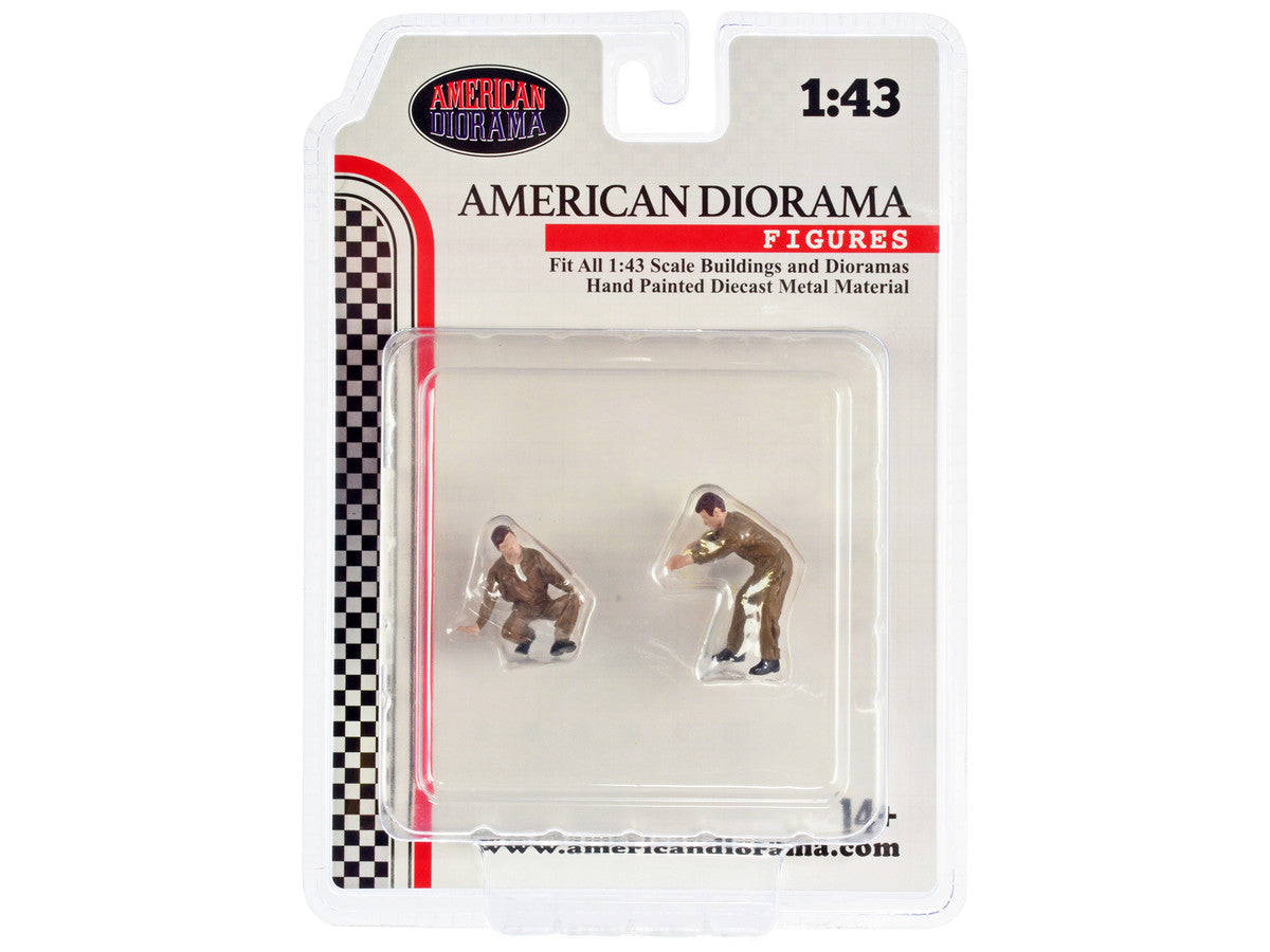 "Race Day" Two Diecast Figures Set 5 for 1/43 Scale Models by American Diorama-2