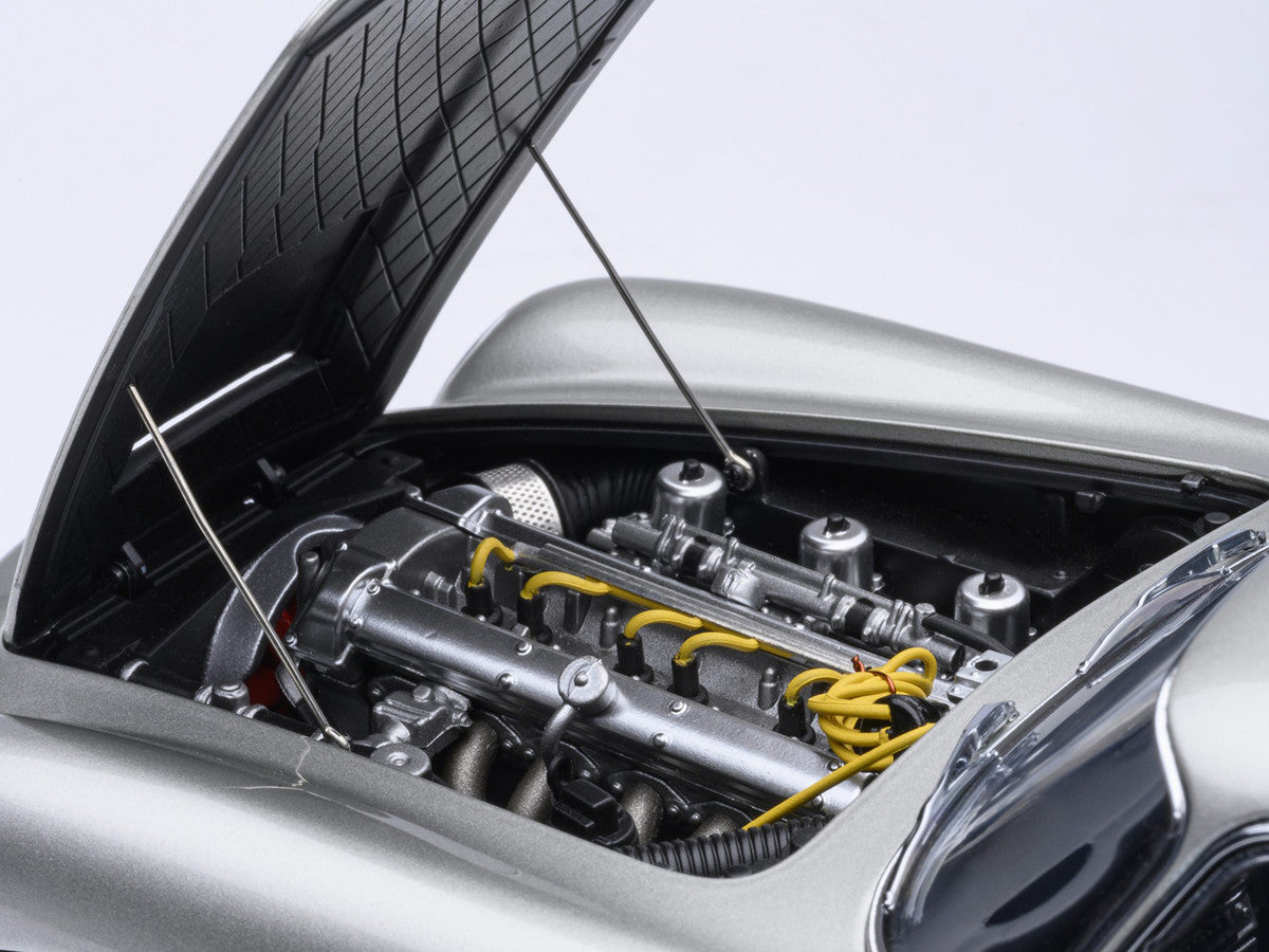 Aston Martin DB5 RHD (Right Hand Drive) Birch Silver 1/18 Model Car by Autoart-2
