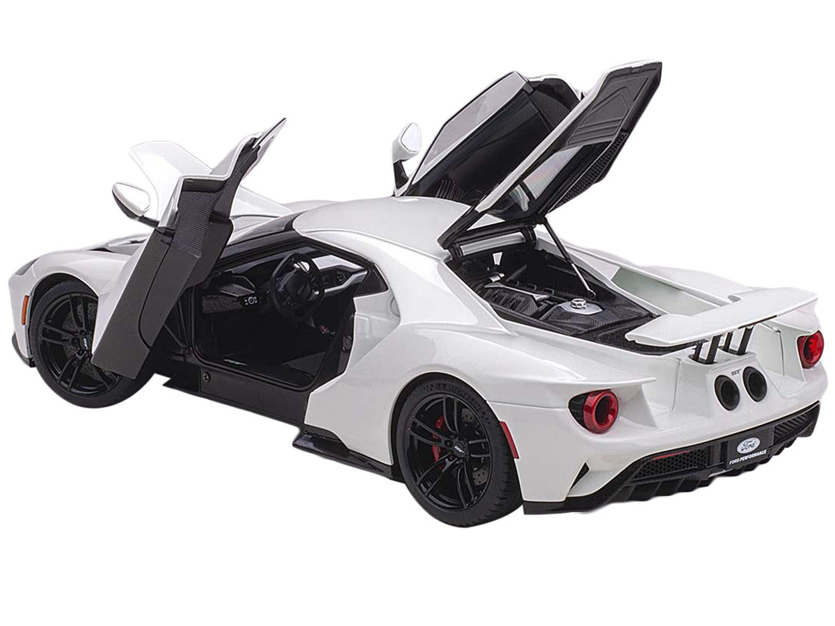 2017 Ford GT Frozen White 1/18 Model Car by Autoart-1