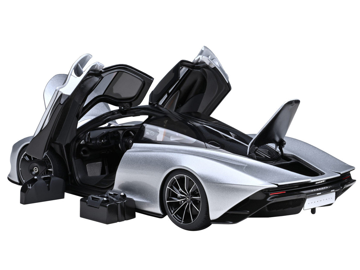 McLaren Speedtail Supernova Silver Metallic with Black Top and Suitcase Accessories 1/18 Model Car by Autoart-1