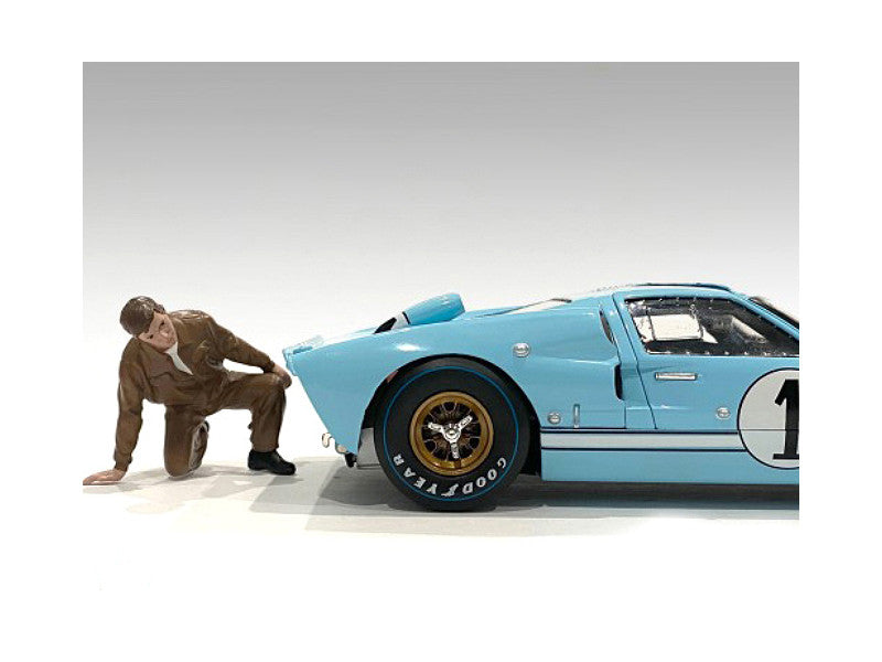 "Race Day 1" Figurine IV for 1/18 Scale Models by American Diorama-0