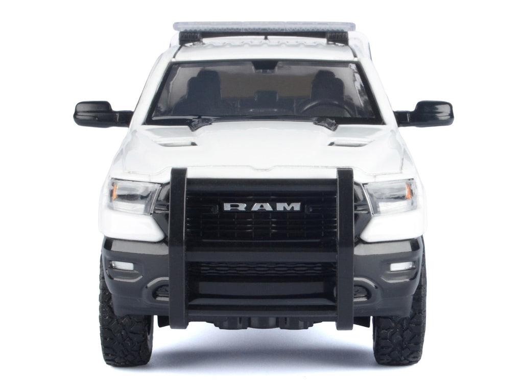 2019 RAM 1500 Laramie Crew Cab Pickup Truck with Truck Bed Camper White "Custom Builder's Kit" Series 1/24-1/27 Diecast Model Car by Motormax-0