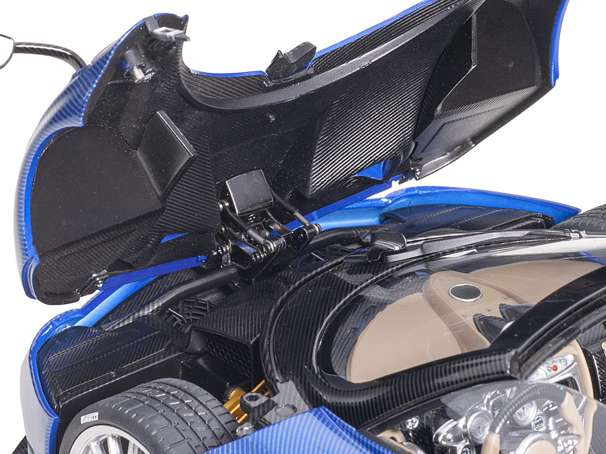Pagani Huayra Roadster Blue Tricolore Carbon Fiber with Black Top with Luggage Set 1/18 Model Car by Autoart-2
