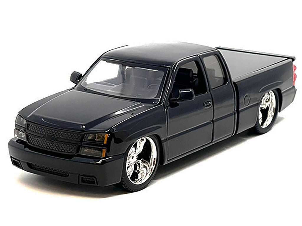 2006 Chevrolet Silverado Custom Pickup Truck Black "Die-Cast Collection" Series 1/25 Diecast Model Car by Motormax-1