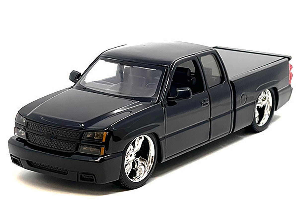 2006 Chevrolet Silverado Custom Pickup Truck Black "Die-Cast Collection" Series 1/25 Diecast Model Car by Motormax-1