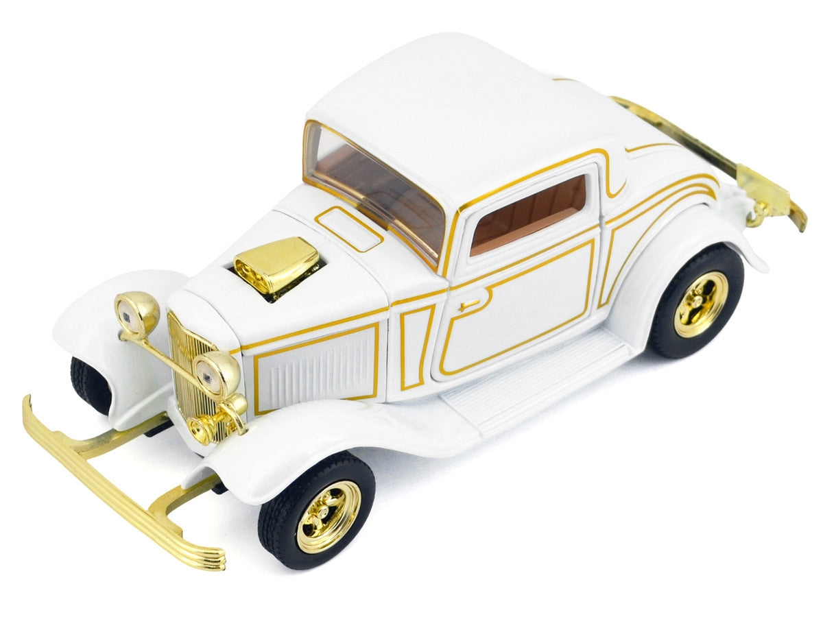 1966 Chevrolet C10 Fleetside Pickup Truck Black "Maxx Design" "Timeless Legends" Series 1/24 Diecast Model Car by Motormax-2
