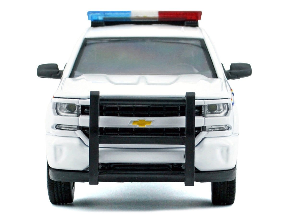 2017 Chevrolet Silverado 1500 LT Z71 Crew Cab Pickup Truck "Royal Canadian Mounted Police" White with Flashing Light Bar and Front and Rear Lights and Sounds "Law Enforcement and Public Service" Series 1/24-1/27 Diecast Model Car by Motormax-2