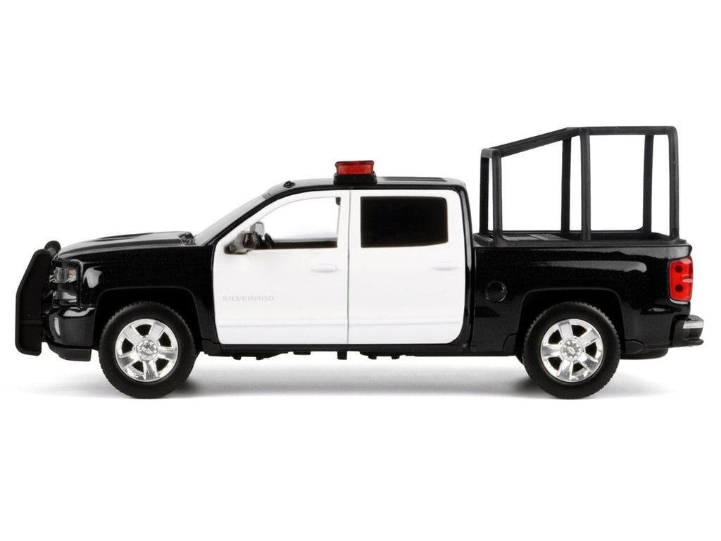 2017 Chevrolet Silverado 1500 LT Z71 Crew Cab Pickup Truck with Bed Cage Black and White with Flashing Light Bar and Front and Rear Lights and Sounds 1/24-1/27 Diecast Model Car by Motormax-2