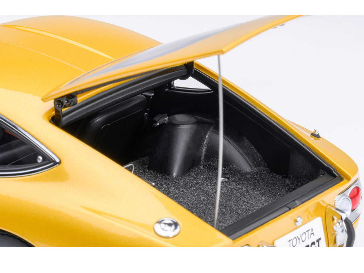 1967 Toyota 2000GT RHD (Right Hand Drive) Gold Metallic 1/18 Model Car by Autoart-2