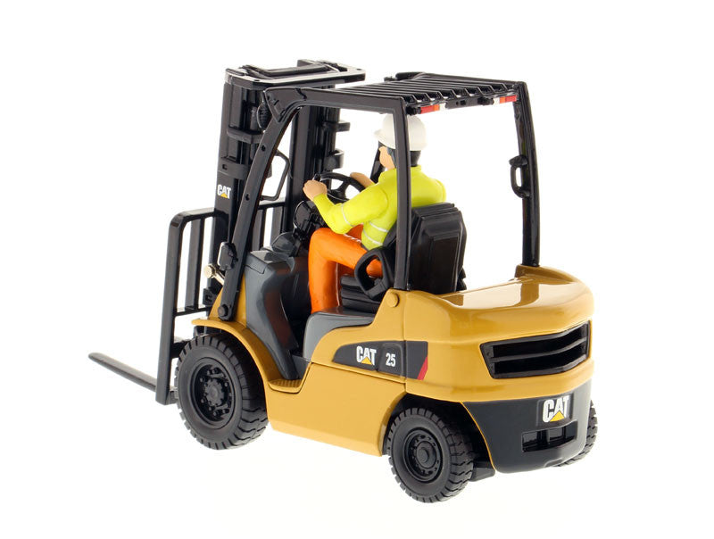 CAT Caterpillar DP25N DP/GP15-35N Range Lift Truck with Operator "Core Classics Series" 1/25 Diecast Model by Diecast Masters-1