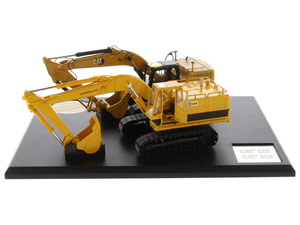 CAT Caterpillar 225 Hydraulic Escavator and CAT Caterpillar 323 Next Generation Hydraulic Escavator Set of 2 pieces "Evolution Series" 1/50 Diecast Models by Diecast Masters-3