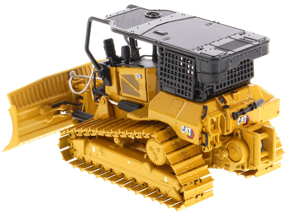 CAT Caterpillar D5 LGP Track Type Tractor Fire Dozer Yellow with Operator "High Line" Series 1/50 Diecast Model by Diecast Masters-2