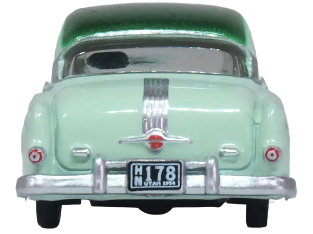 1954 Pontiac Chieftain 4 Door Shannon Green with Brookmere Green Top 1/87 (HO) Scale Diecast Model Car by Oxford Diecast-2