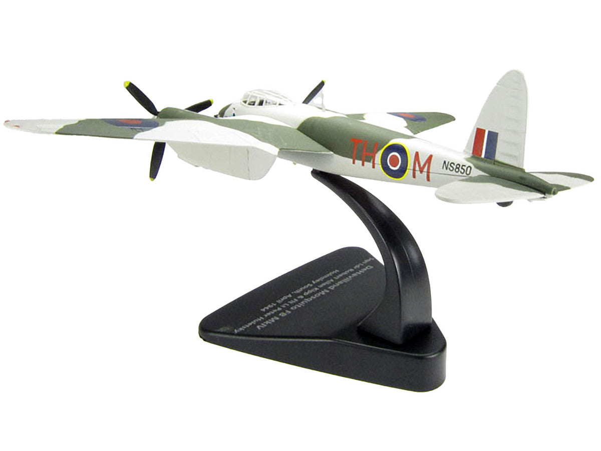 DeHavilland Mosquito FB MKVI Combat Aircraft "Sqd. Ldr. Robert Allen Kip and Flt. Lt. Peter Huletsky Holmsley South" (1944) Royal Air Force "Oxford Aviation" Series 1/72 Diecast Model Airplane by Oxford Diecast-3