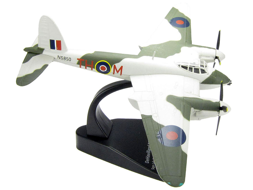 DeHavilland Mosquito FB MKVI Combat Aircraft "Sqd. Ldr. Robert Allen Kip and Flt. Lt. Peter Huletsky Holmsley South" (1944) Royal Air Force "Oxford Aviation" Series 1/72 Diecast Model Airplane by Oxford Diecast-2