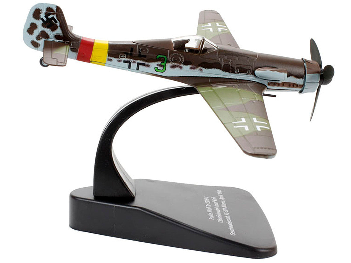 Focke-Wulf Ta 152 H-1 Fighter Plane Pilot: Oberfelwebel Josef Keil Geschwaderstab JG 301 Alteno April (1945) "Oxford Aviation" Series 1/72 Diecast Model Airplane by Oxford Diecast-1