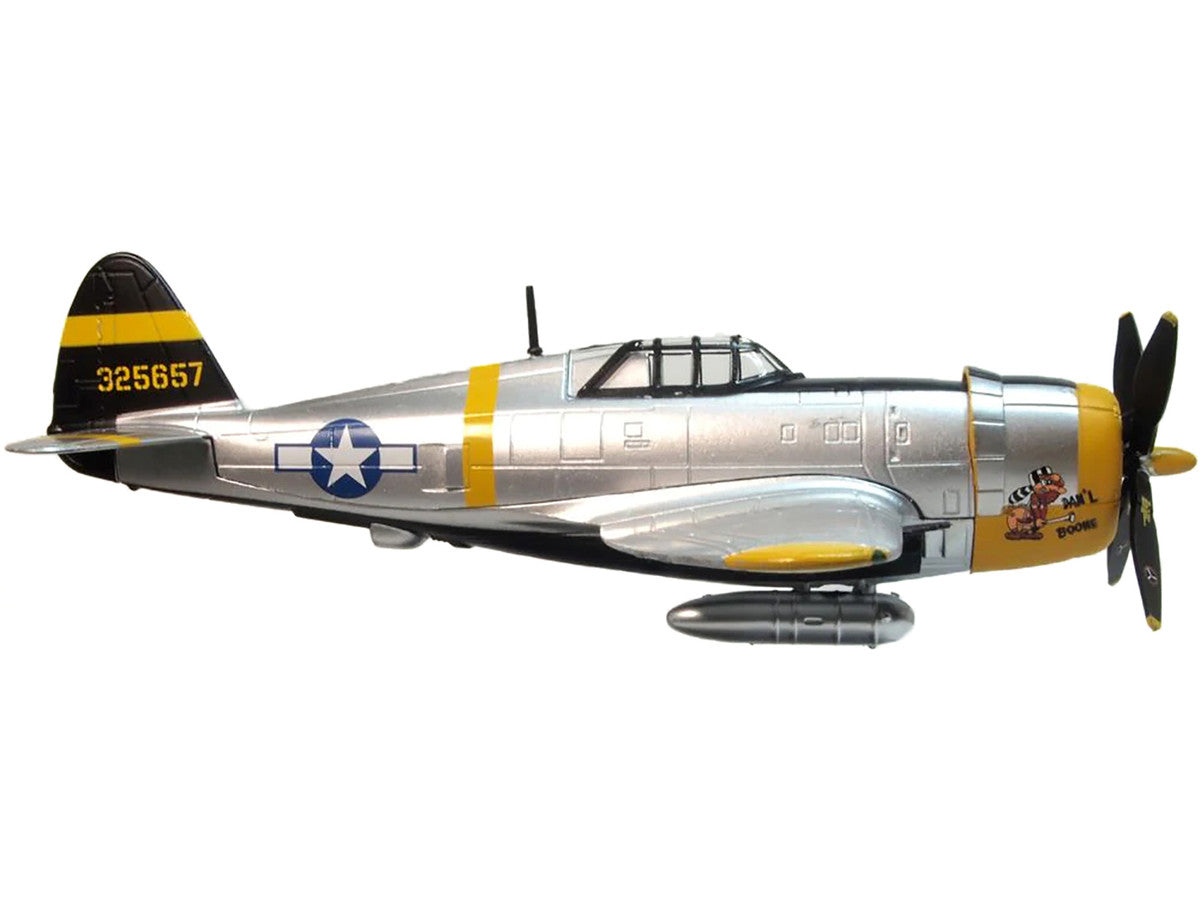 Republic P-47D Thunderbolt Fighter Plane USAAF "Captain Daniel Boone 333rd Fighter Squadron 318th Fighter Group" "Oxford Aviation" Series 1/72 Diecast Model Airplane by Oxford Diecast-1