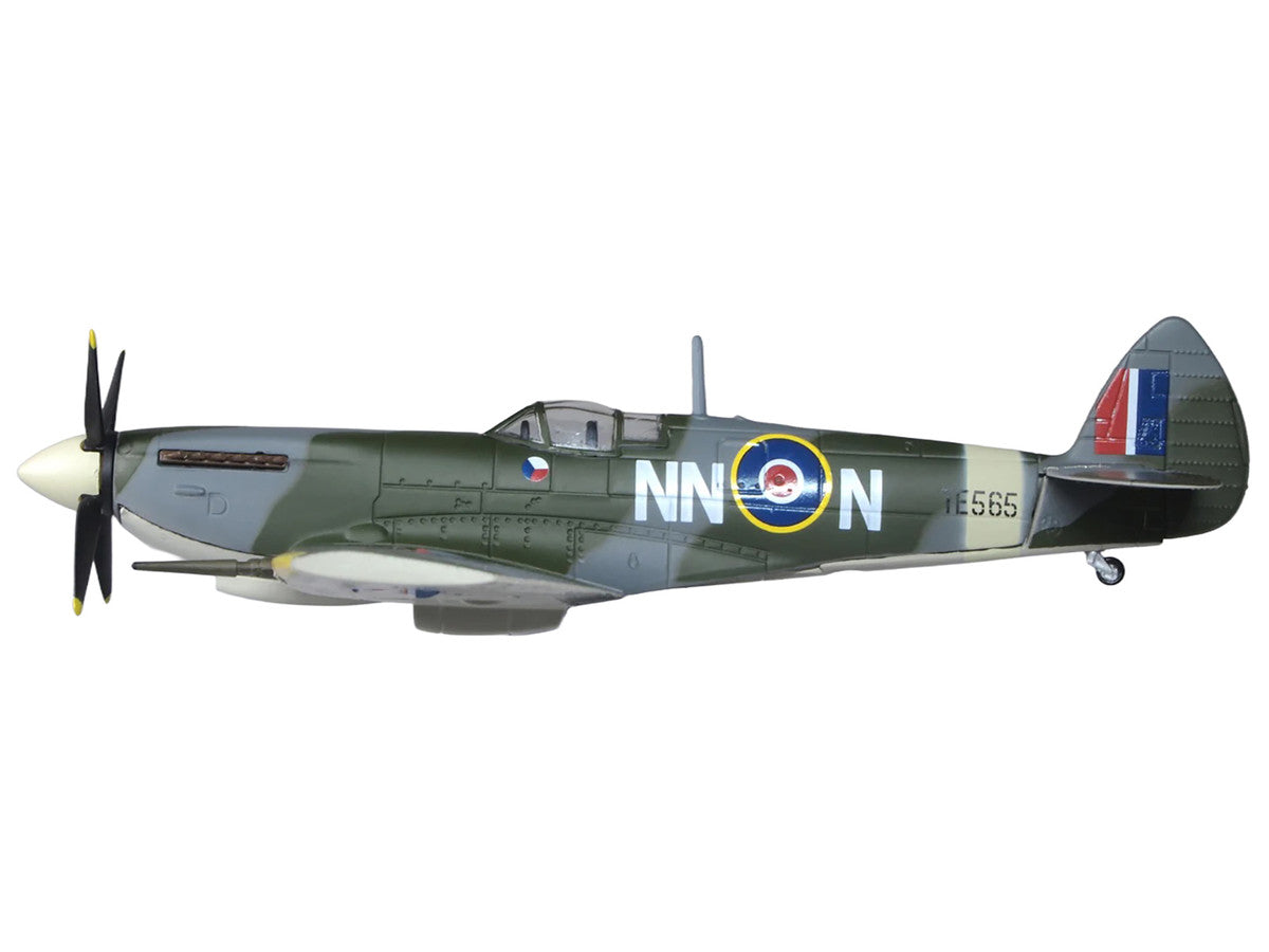 Supermarine Spitfire LF MK IXe Fighter Aircraft "TE565 10th (Czech) Fighter Squadron RAF Manston" Royal Air Force 1/72 Diecast Model Airplane by Oxford Diecast-2