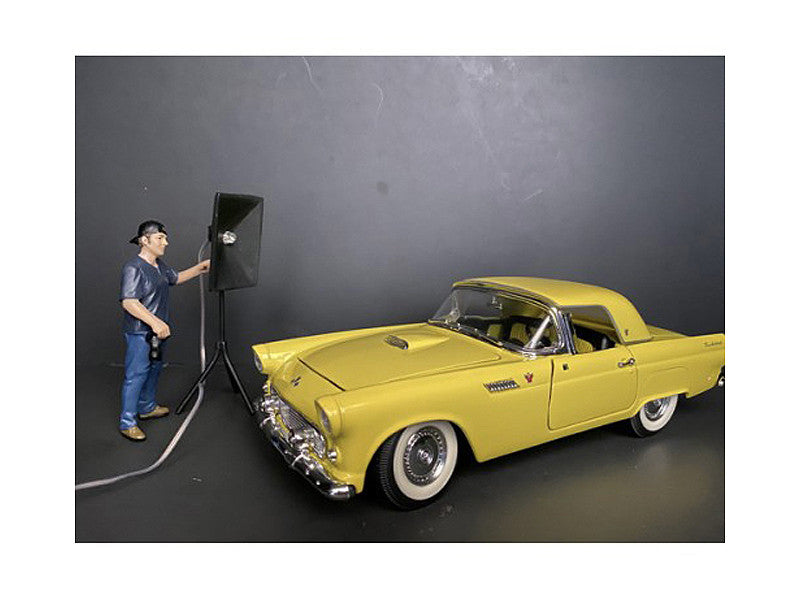 "Weekend Car Show" Figurine V for 1/24 Scale Models by American Diorama-0