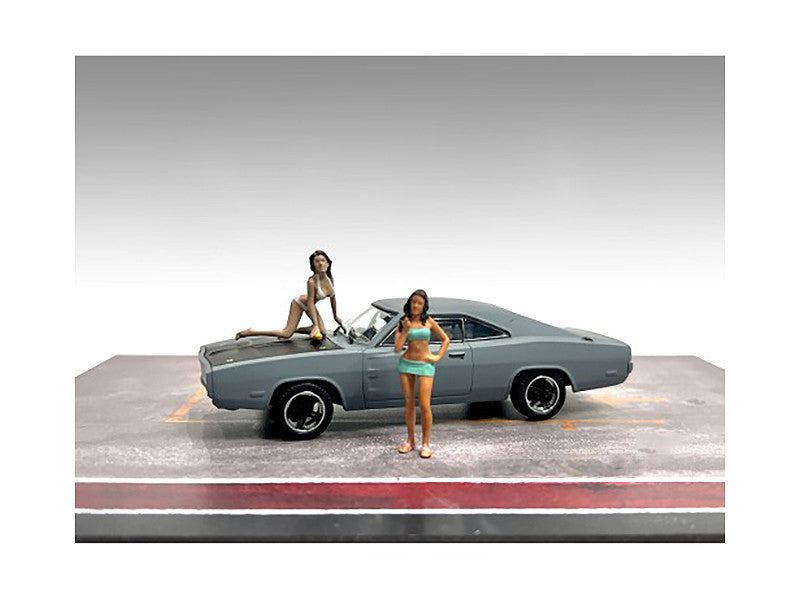 "Car Wash Girls" Set 1 Dorothy and Barbara 2 Piece Figure for 1/43 Scale Models by American Diorama-0