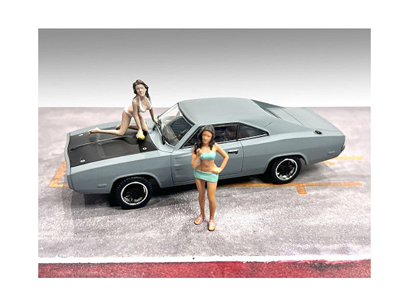 "Car Wash Girls" Set 1 Dorothy and Barbara 2 Piece Figure for 1/43 Scale Models by American Diorama-1