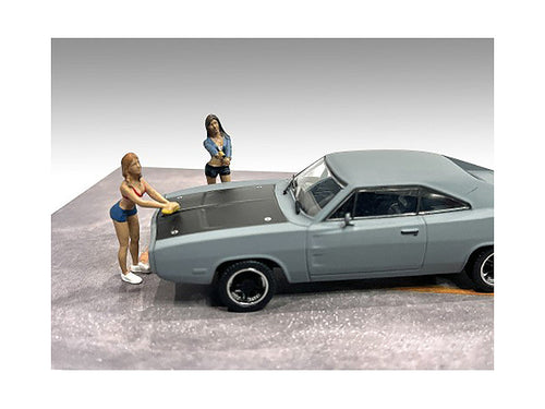"Car Wash Girls" Set 2 Jessica and Jennifer 2 Piece Figure Set for 1/43 Scale Models by American Diorama-1