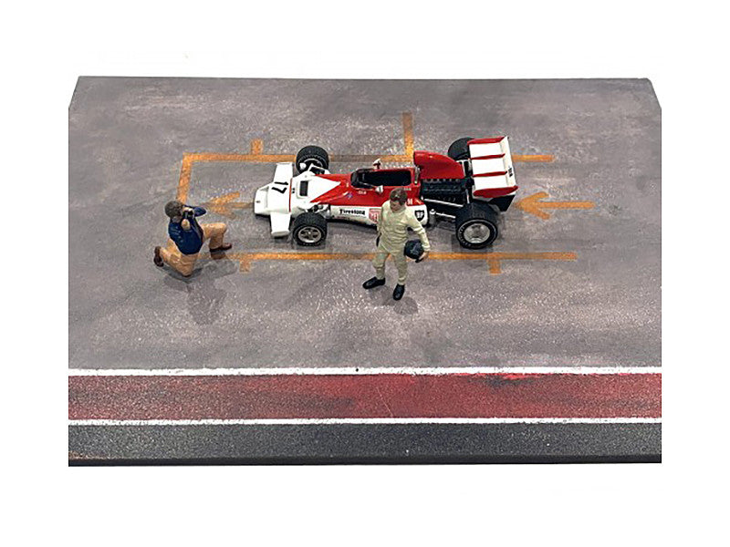 "Race Day" Two Diecast Figures Set 1 for 1/43 Scale Models by American Diorama-1