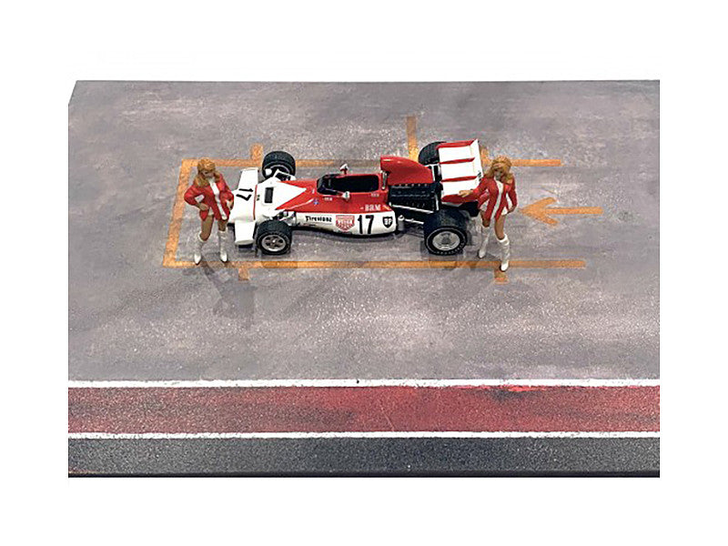 "Race Day" Two Diecast Figures Set 6 for 1/43 Scale Models by American Diorama-1