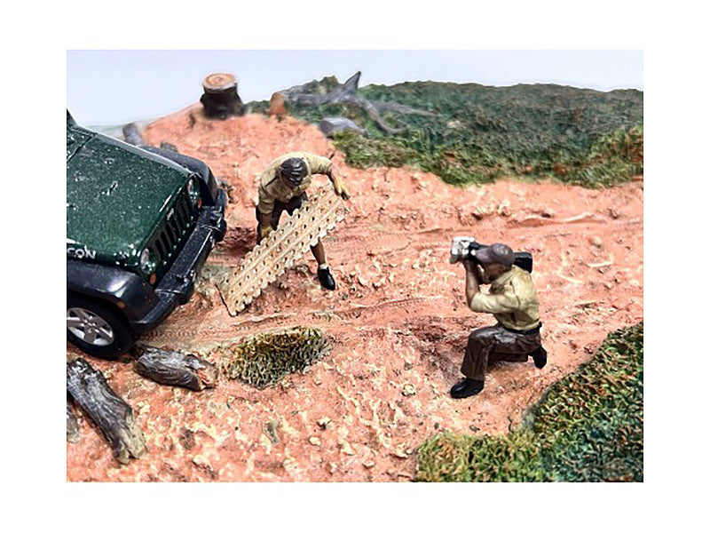 "4X4 Mechanics" 2 Piece Diecast Figure Set 4 for 1/43 Scale Models by American Diorama-1