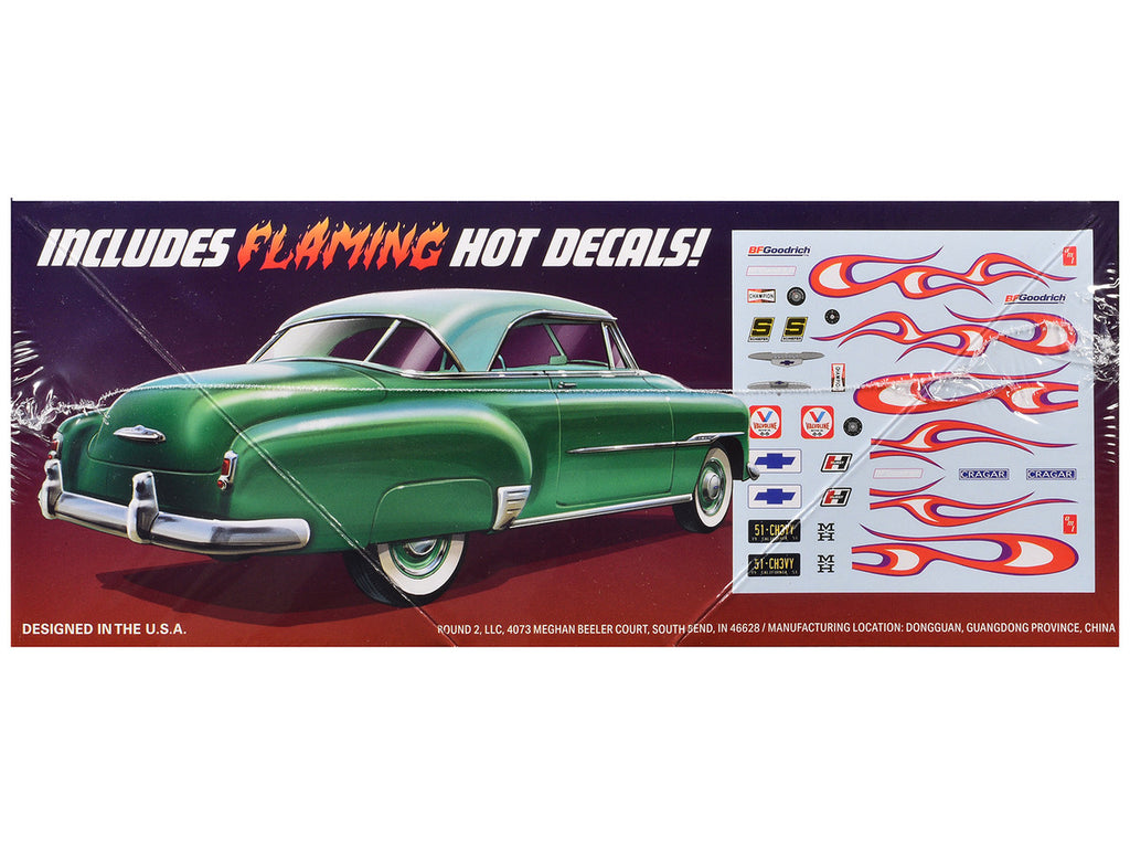Skill 2 Model Kit 1951 Chevrolet Cruiser 3-in-1 Kit 1/25 Scale Model by AMT-1